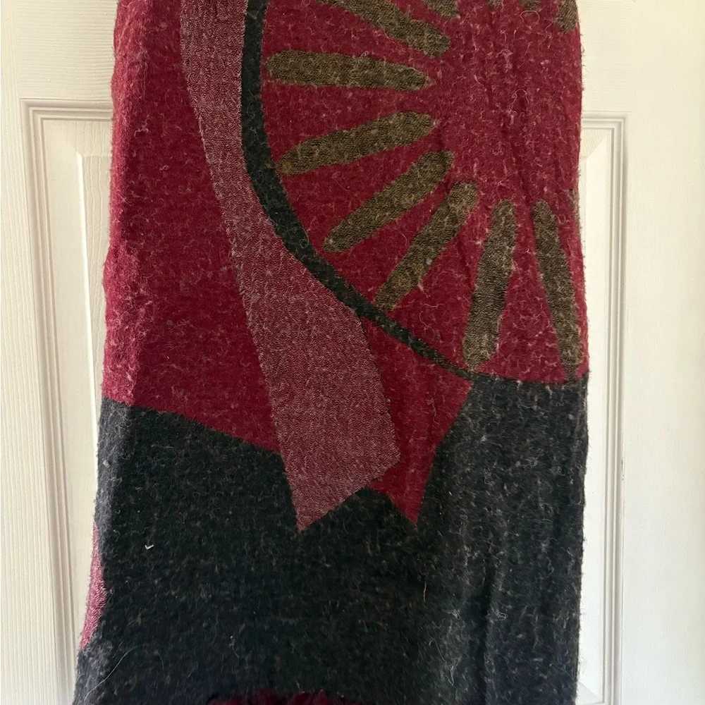 Aritzia Wilfred Oversized Blanket Scarf - Picture 3 of 4